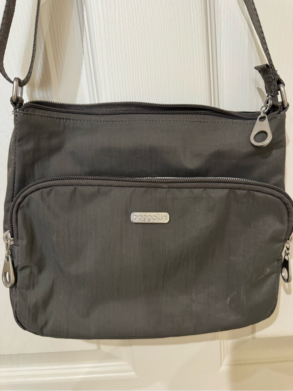 Baggallini Gray Crossbody Messenger Bag